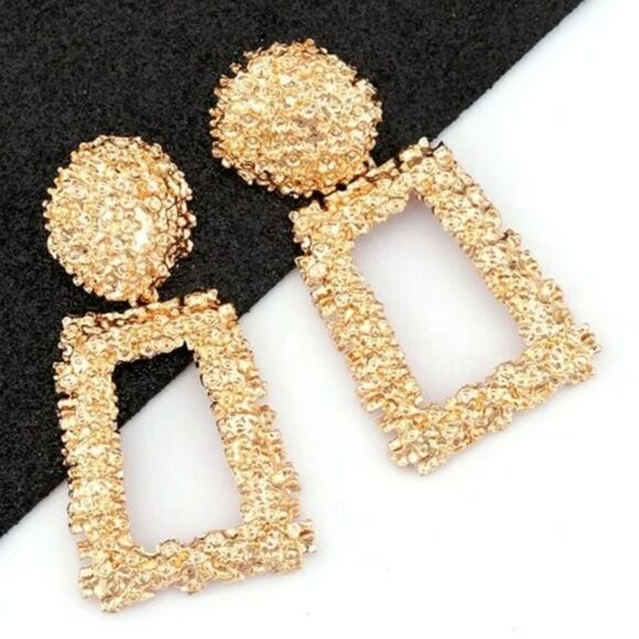 Women Vintage style Large Geometric Drop Dangle Gold Earrings - Picture 7 of 9